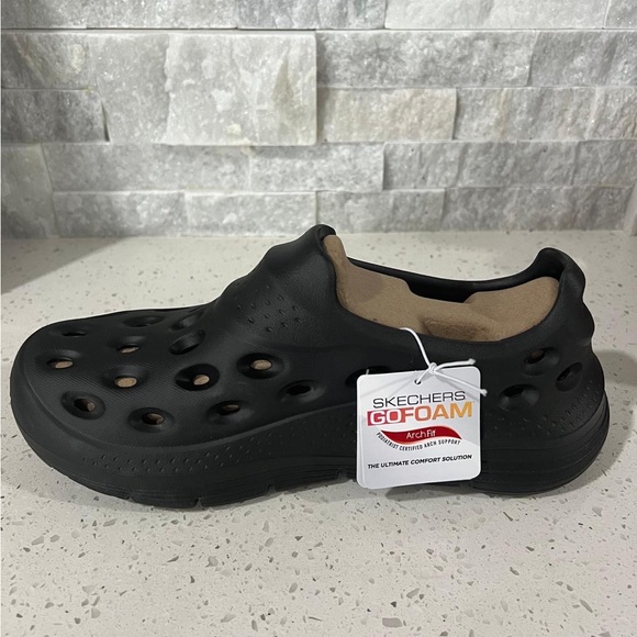 Skechers Black Comfort Shoes - Picture 2 of 5